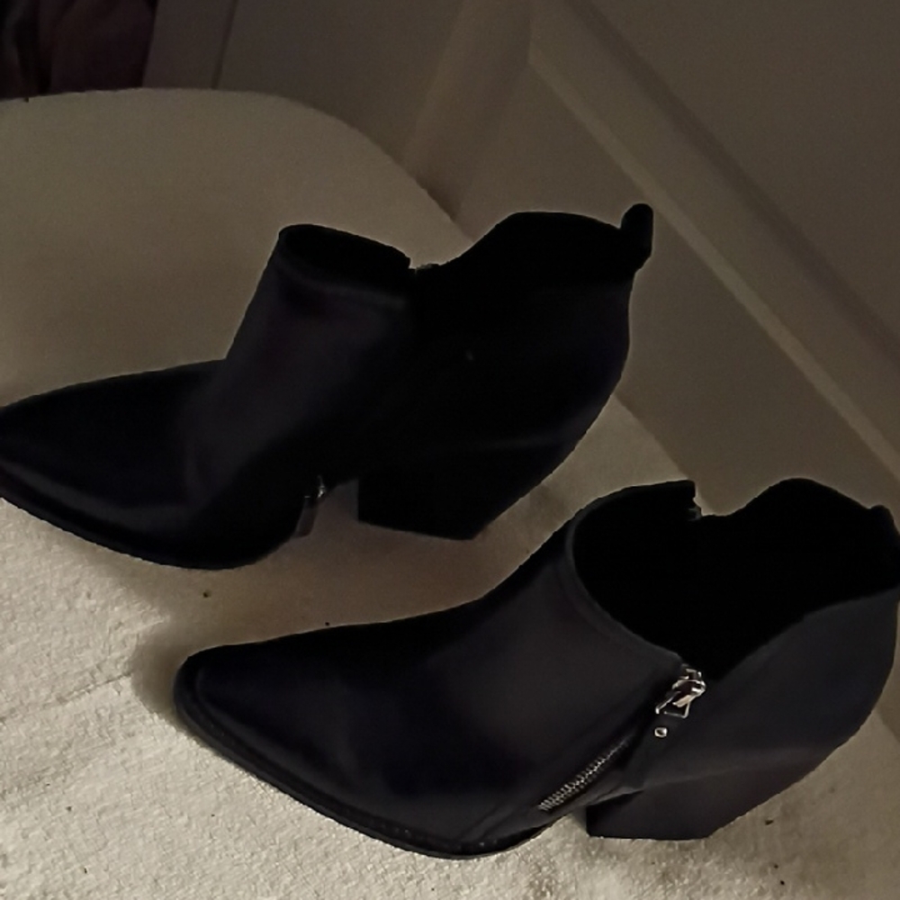Gianni Bini Black Ankle Booties